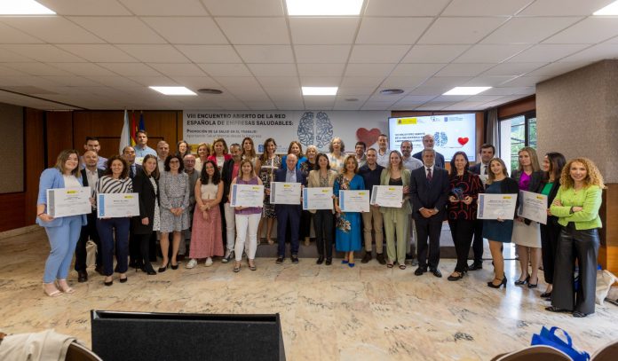 El_director_de_EJIE_junto_a_otros_premiados_por_sus_buenas_practicas_en_materia_de_salud_en_el_trabajo