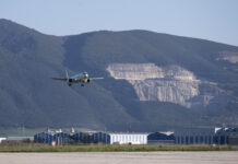 Nafarroako Gobernuak bi hegaldi lizitatu ditu lehen aldiz helmuga nazionaletara eta beste bi Europako hirietara 4 milioi euroren truke