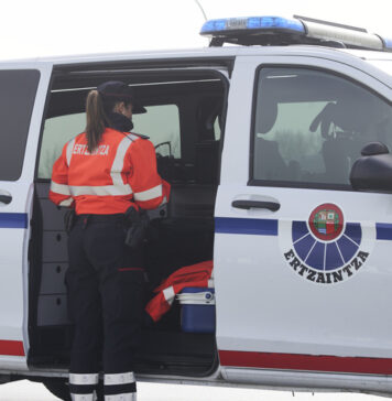 Ertzaintzak, prebentziozko operatibo batean, gizon bat ikertu du Ugao-Miraballesen droga-trafikoagatik