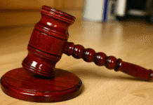 Condenado a dos años de prisión, que no cumplirá, por agredir sexualmente y maltratar a su pareja en Donostia