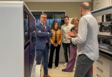 Nafarroako Gobernuak kultura zientifikoa bultzatzea nabarmendu du Zientzia eta Teknologiarako Espainiako Fundazioko zuzendariak IRIS Polora egindako bisitan