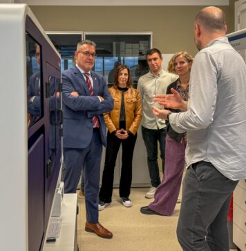 Nafarroako Gobernuak kultura zientifikoa bultzatzea nabarmendu du Zientzia eta Teknologiarako Espainiako Fundazioko zuzendariak IRIS Polora egindako bisitan