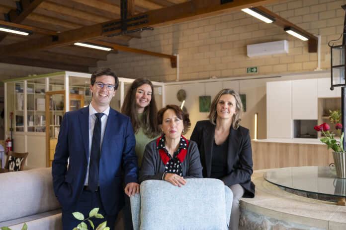 1_Foto grupo Allo mobiliario Allo