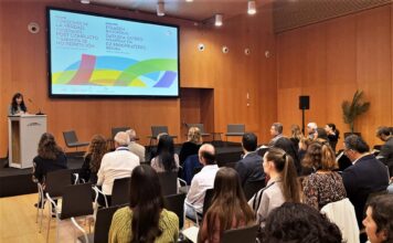 Egiaren Batzordeen nazioarteko topaketak erakunde horiek gatazkak gainditzeko eta ez errepikatzeko prozesuetan duten garrantzia berresten du