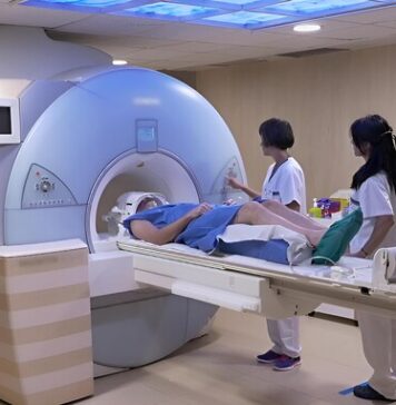 Osakidetzak 5,5 milioi euroan esleitu du azken belaunaldiko lau erresonantzia magnetikorako gailuen hornidura eta instalazioa, diagnostikoa hobetzeko eta itxaron-zerrendak murrizteko