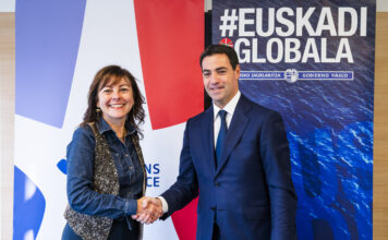 Lehendakaria Eusko Jaurlaritzaren eta Régions de Franceren arteko lan-topaketan izan da