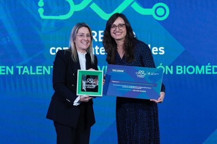 n770_Amaia_Cipitria__drcha__recoge_Premio