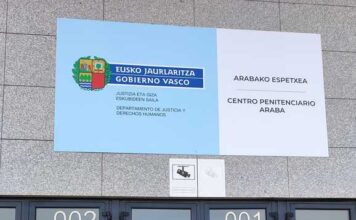 Arabako espetxeko lau funtzionariok preso bat erreskatatu dute bere ziegatik, sute bat eragin ondoren