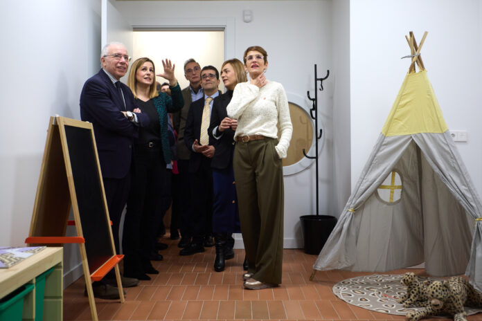 27012026_presidenta_visita_centro_Barnahus_03