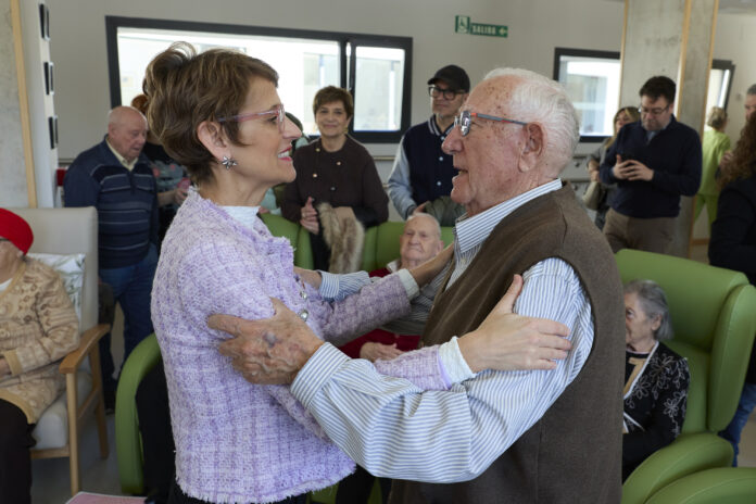 Visita de la presidenta María Chivite al nuevo centro de día de Murchante.