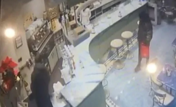 Atraco-en-una-cafeteria-de-Irun-Jamas-nos-habian-robado-en-50-anos-lo-peor-es-la-inseguridad-que-te-deja-El-Diario-Vasco-02-06-2026_10_23_AM