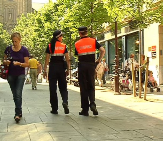 Arrestado un conductor en Donostia por agredir a un agente de Movilidad que iba a sancionarlo
