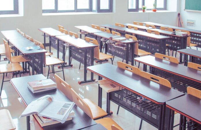 classroom-2787754_1920-1024x665-1