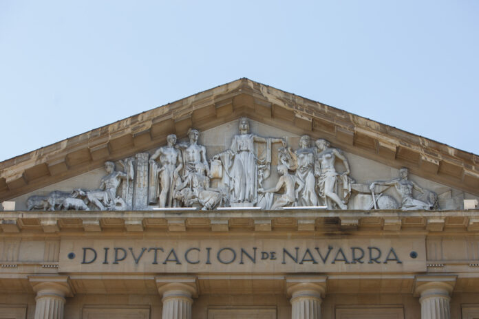 Fachada Palacio de Navarra Carlos III (6)