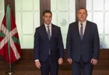 Imanol Pradales Lehendakariak Bernardo Greiver del Hoyo Uruguaiko enbaxadorea hartu du