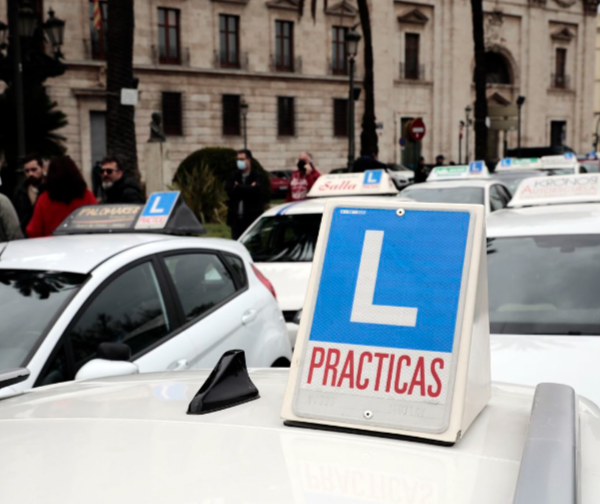 autoescuela-Buscar-con-Google-01-26-2026_11_04_AM