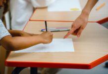 Hezkuntzak 1.136 ordu gehitu ditu hezkuntza publikoko ikasleen aniztasunari arreta emateko errefortzu pedagogiko gisa, 2026-2027 ikasturteari begira
