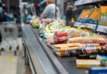 Huelga hoy en el comercio de alimentación de la mano de ELA y LAB para frenar la centralización de sus convenios
