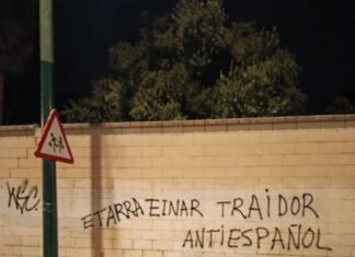 Aparecen pintadas contra el futbolista gasteiztarra Einar Galilea en Málaga por vestir la camiseta de Argentina