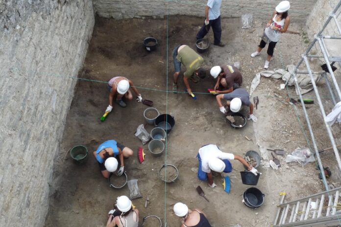 Trabajo de arqueología