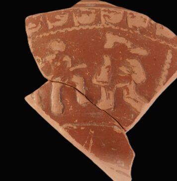 Foruan aurkitutako zeramika zati bateko gladiadore-eszena bat gehitu dio Arkeologia Museoak bere «Museoa Aztarnaz Aztarna» programari