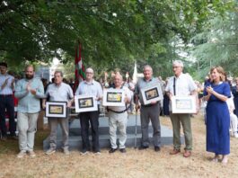 Representantes institucionales rinden homenaje en Bergara a la memoria de la abolición de los fueros y al Movimiento de Alcaldes