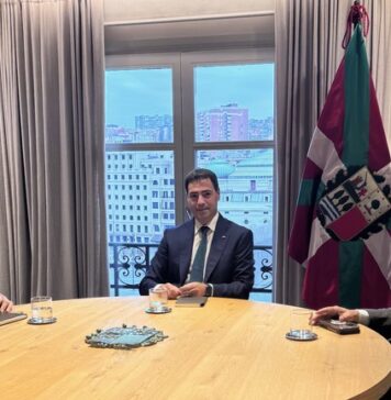 Imanol Pradales Lehendakariak Josune Aristondo EHUko Gizarte Kontseiluko presidentea hartu du