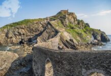 La Diputación y los ayuntamientos de Bakio y Bermeo coordinan un dispositivo especial en Gaztelugatxe por el eclipse