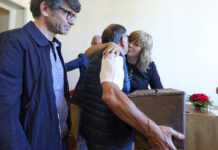Jesus Esteban Muñoz segoviarraren eta Gerardo Gomez Lorenzo coruñarraren gorpuzkiak eman dizkie Ollo lehendakariordeak haien senideei