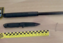 La Guardia Civil requisa un puñal y una defensa extensible en un control en Gaintzurizketa