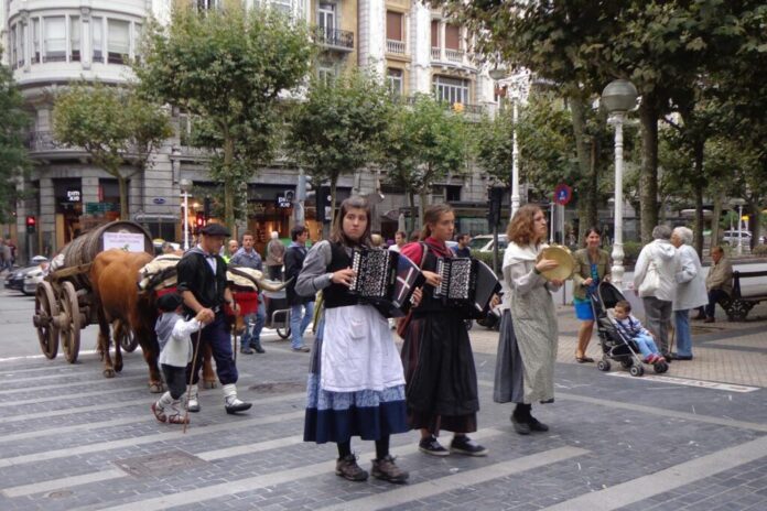 euskal-jaiak-trikitilariak-donostia-1024x683-1