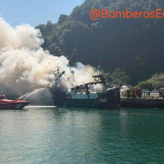 incendio-barco-orio-1024x1024-1