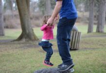 Autismoaren espektroko nahasmendua diagnostikatutako pertsonak tratatzeko laguntzen deialdia egin du Osasun Departamentuak