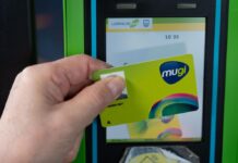 Lurraldebus permitirá a los menores de 15 años validar la tarjeta MUGI a partir del lunes sin perder la gratuidad