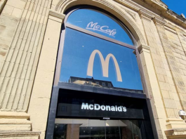 Donostia pide al Gobierno Vasco limitar los locales de comida rápida cerca de centros escolares