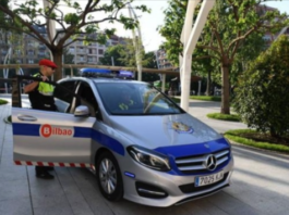 La Policía Municipal de Bilbao activa una campaña de vigilancia contra las distracciones al volante